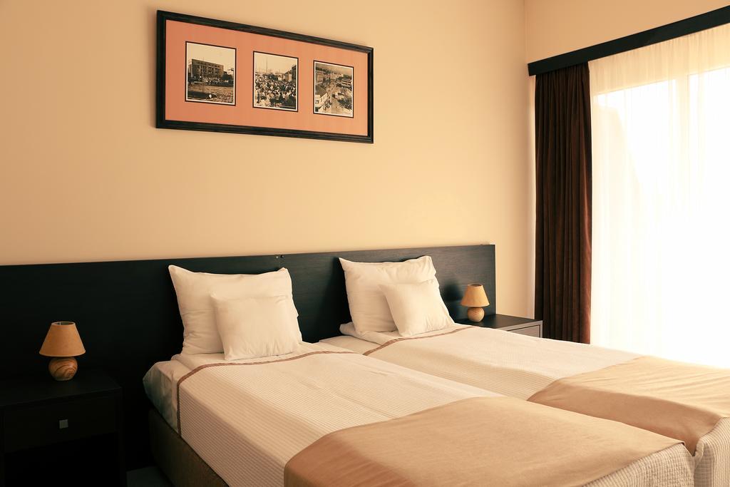Hotel Jezero ボル エクステリア 写真