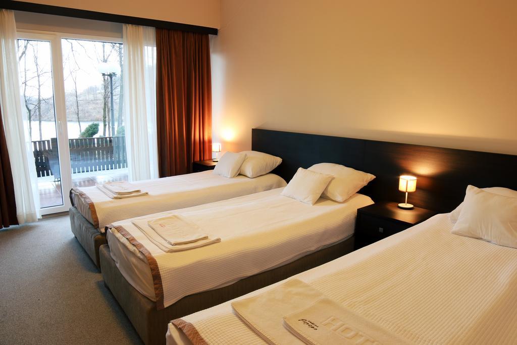 Hotel Jezero ボル エクステリア 写真