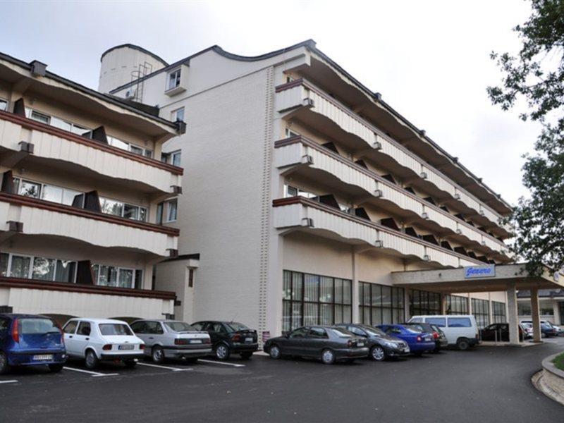 Hotel Jezero ボル エクステリア 写真