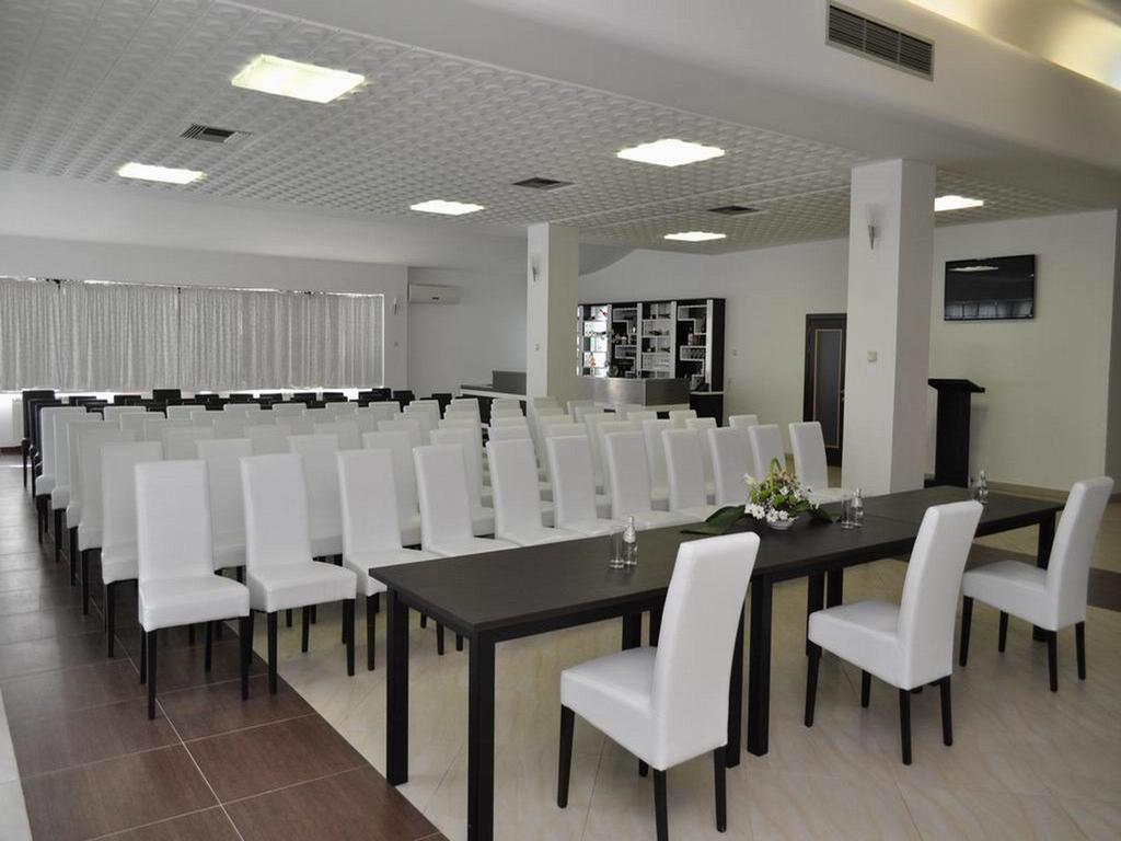 Hotel Jezero ボル エクステリア 写真
