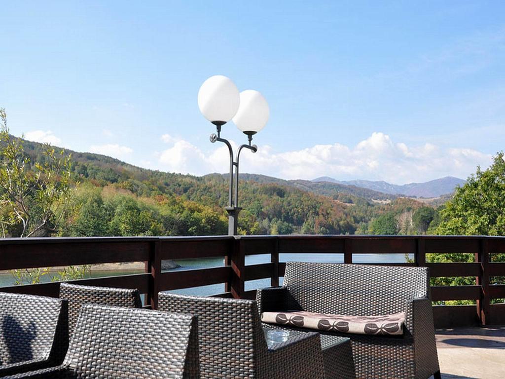 Hotel Jezero ボル エクステリア 写真