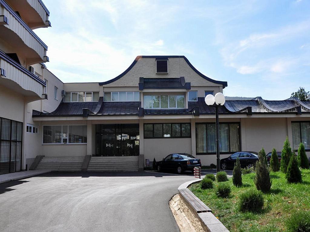 Hotel Jezero ボル エクステリア 写真