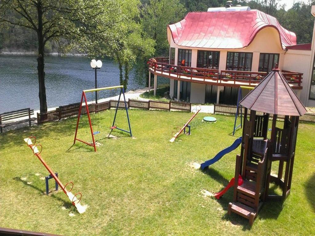 Hotel Jezero ボル エクステリア 写真